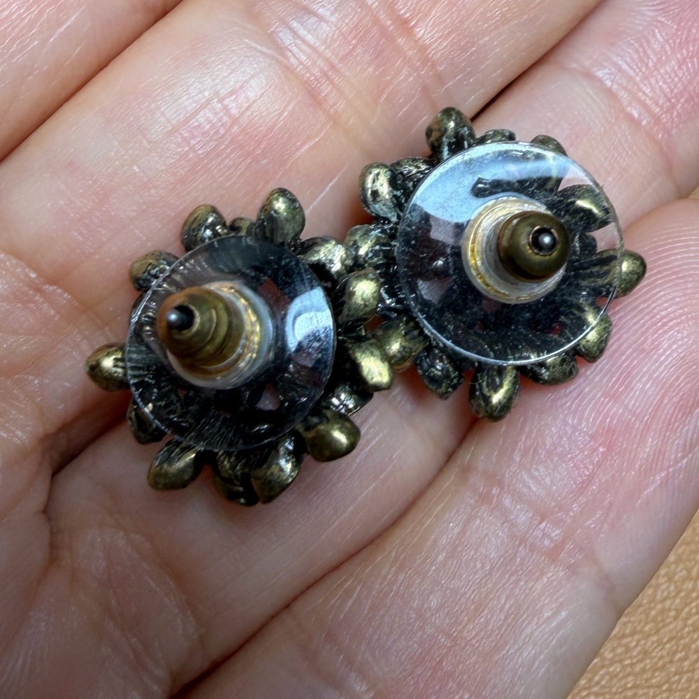 Olive Green Enamel Flower Cluster Stud Earrings - Picture 4 of 9